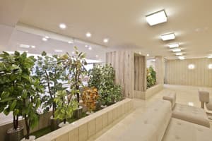 thumbnail: Interior entrance