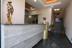 thumbnail: Interior entrance