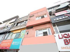 thumbnail: Front of property