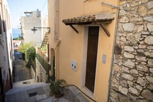 thumbnail: Property entrance