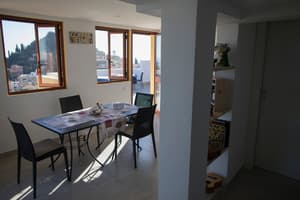 thumbnail: Breakfast area
