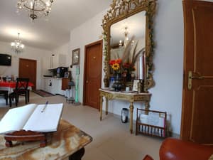 thumbnail: Interior entrance