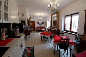 thumbnail: Breakfast area