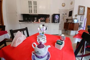thumbnail: Breakfast area