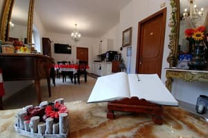 thumbnail: Interior entrance