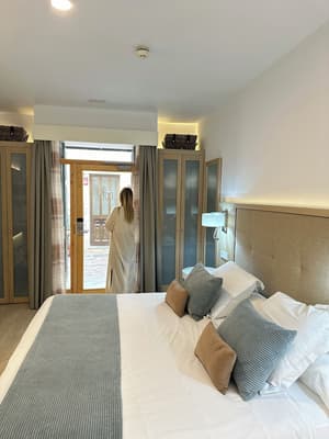 thumbnail: Room