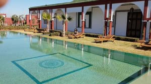 thumbnail: Outdoor pool