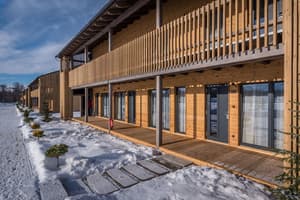 thumbnail: Exterior