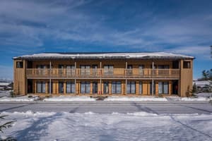 thumbnail: Exterior