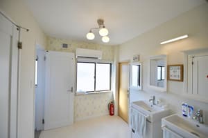 thumbnail: Shared bathroom