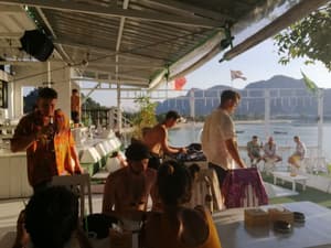 thumbnail: Restaurant