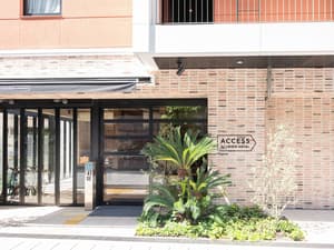 thumbnail: Exterior detail