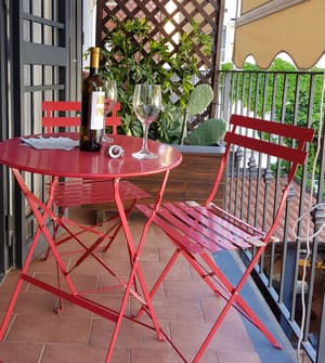 thumbnail: Outdoor dining