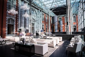 thumbnail: Bar (on property)