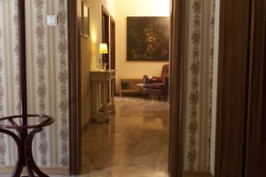 thumbnail: Interior entrance