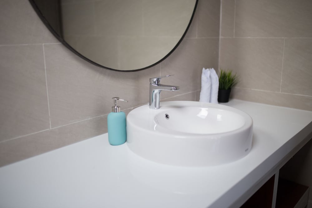 Bathroom sink
