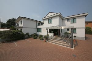 thumbnail: Exterior