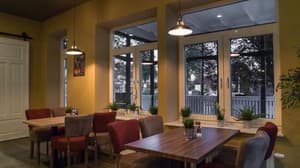 thumbnail: Restaurant