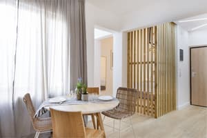 thumbnail: In-room dining