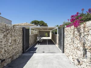 thumbnail: Exterior