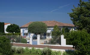 thumbnail: Exterior