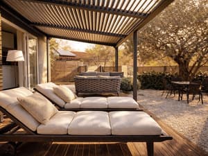 thumbnail: Courtyard view