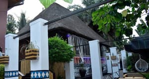 thumbnail: Outdoor dining