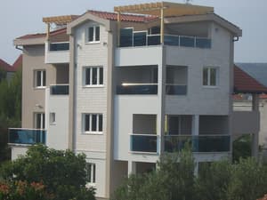 thumbnail: Front of property