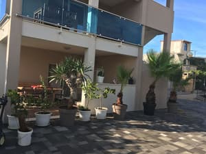 thumbnail: Front of property