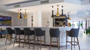 thumbnail: Bar (on property)