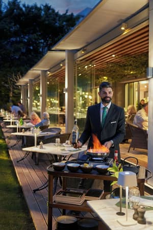 thumbnail: Restaurant