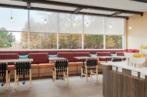 thumbnail: Breakfast area