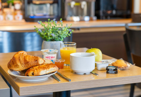 Hotel Lyon Saint Bonnet Breakfast Focus