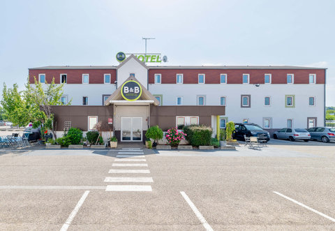 Hotel Lyon Saint Bonnet Exterior