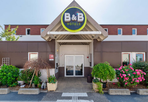 Hotel Lyon Saint Bonnet Exterior Branded