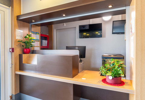 Hotel Lyon Saint Bonnet Reception