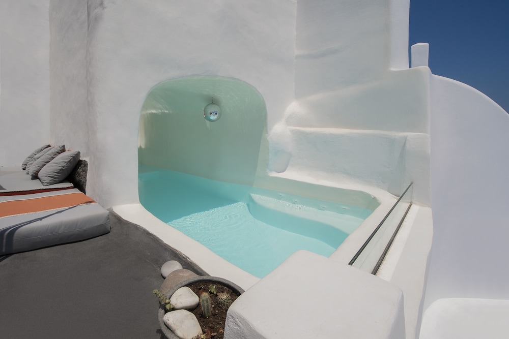 Private pool