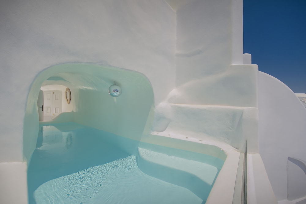 Private pool