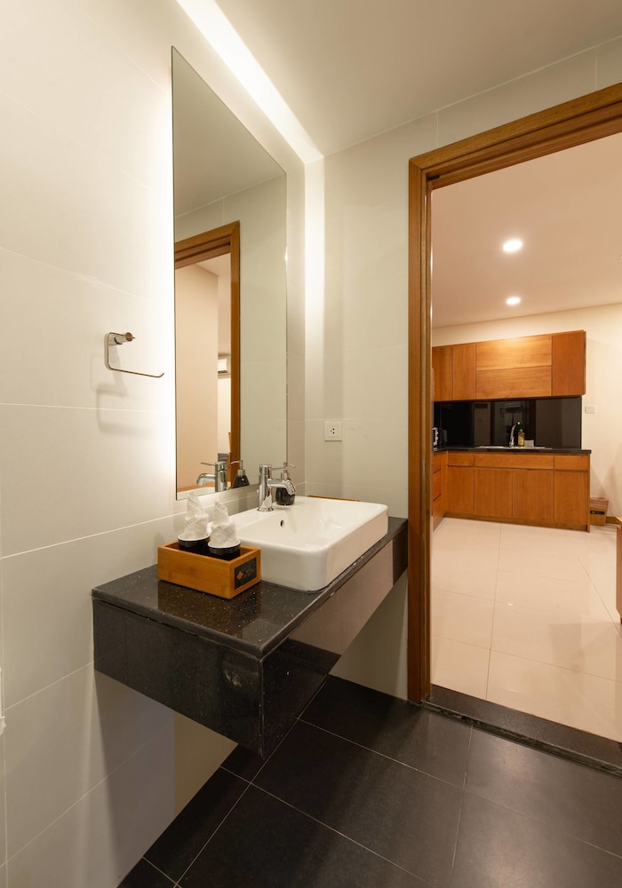 Bathroom sink
