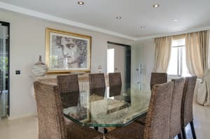 thumbnail: In-room dining