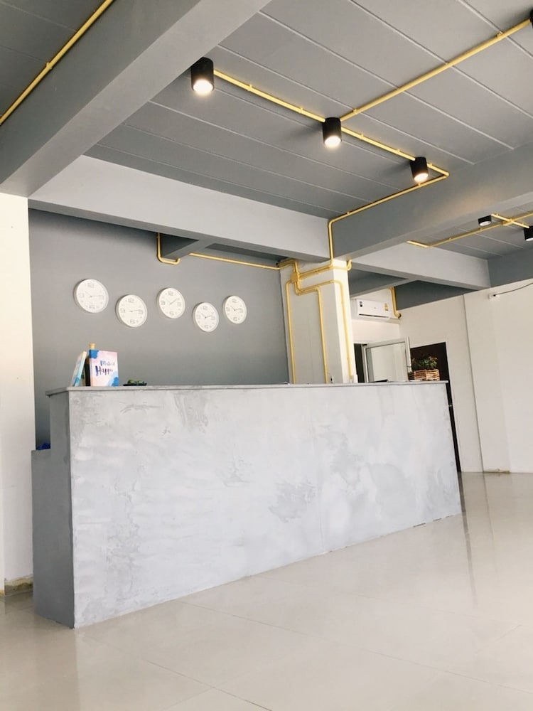 Check-in/check-out kiosk