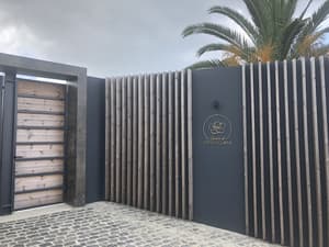 thumbnail: Front of property
