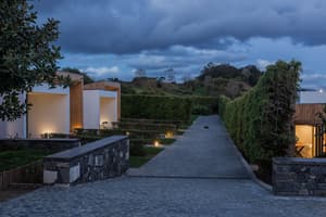 thumbnail: Front of property