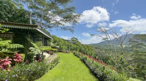 thumbnail: Front of property