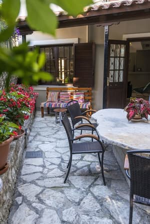 thumbnail: Courtyard