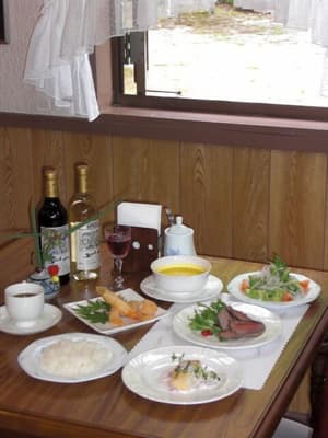 thumbnail: Dining