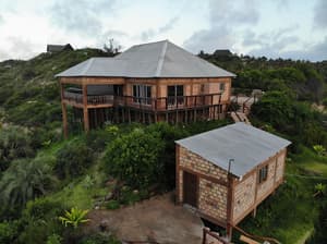 thumbnail: Exterior