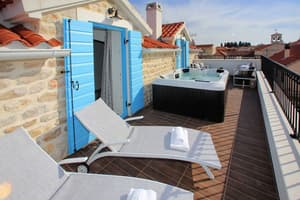 thumbnail: Balcony