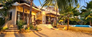 thumbnail: Front of property
