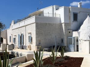thumbnail: Exterior